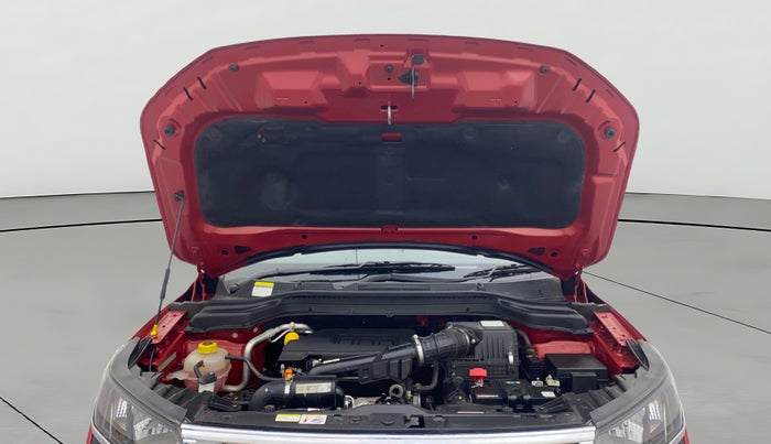 2023 Mahindra XUV300 W6 1.2 PETROL, Petrol, Manual, 3,926 km, Open Bonet