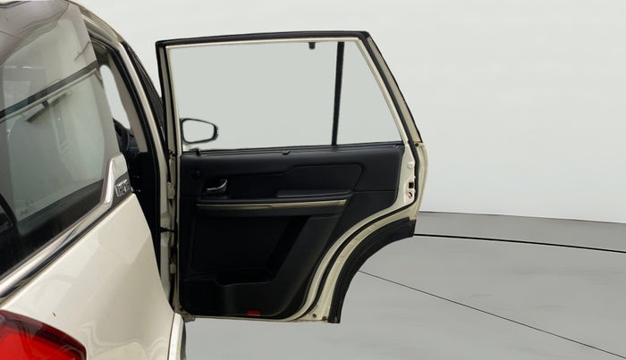 2018 Tata Hexa XTA 4X2 7 STR, Diesel, Automatic, 62,654 km, RHS Rear Door