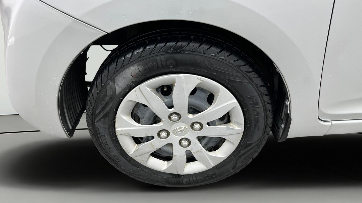 2015 Hyundai Eon MAGNA +, Petrol, Manual, 73,475 km, Left Front Wheel