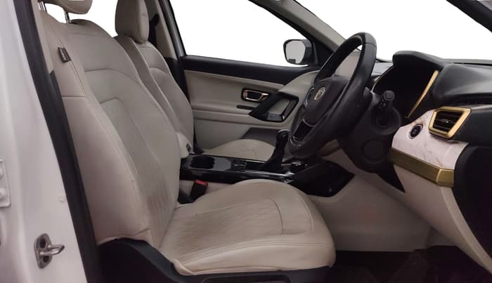 2022 Tata Safari XZA PLUS GOLD, Diesel, Automatic, 43,702 km, Right Side Front Door Cabin