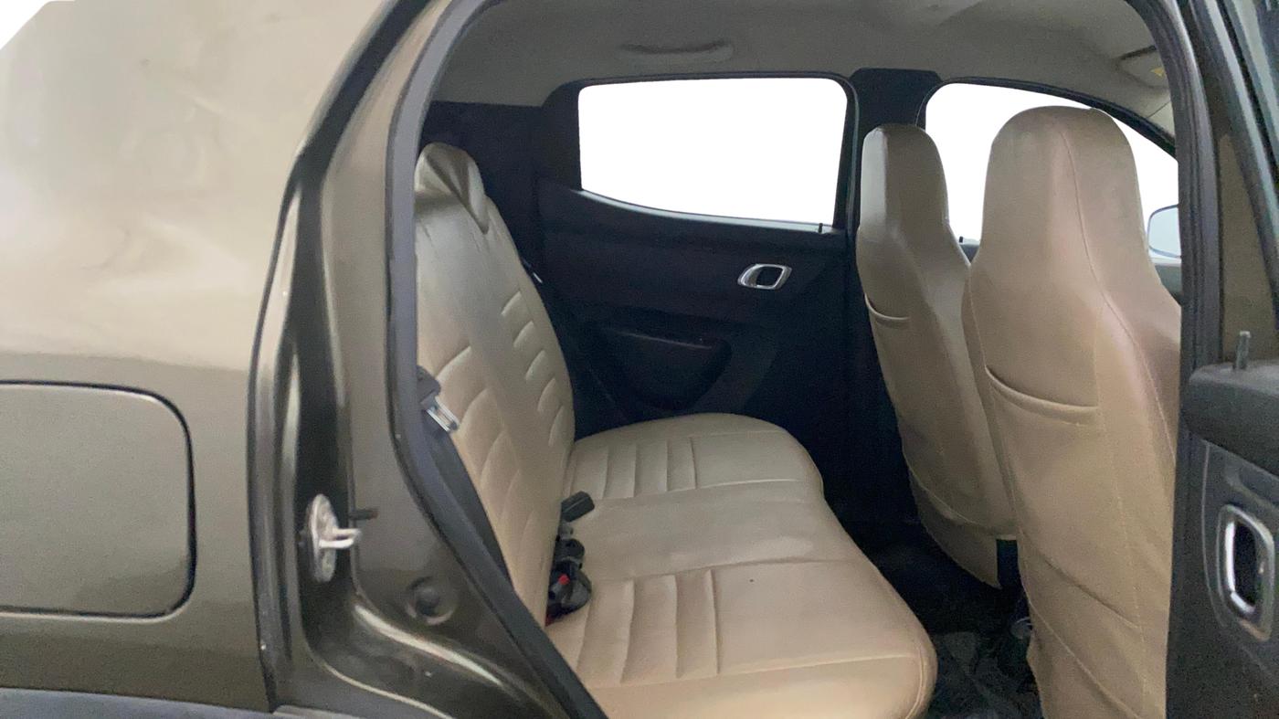2019 Renault Kwid RXT 1.0 (O), Petrol, Manual, 74,041 km, Right Side Rear Door Cabin