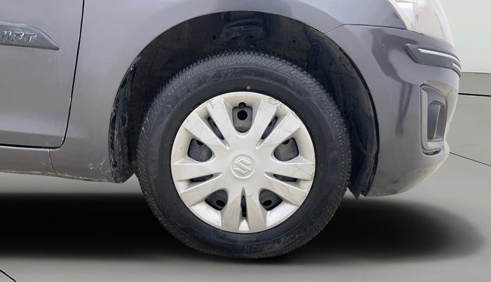 2015 Maruti Swift VXI, Petrol, Manual, 35,040 km, Right Front Wheel