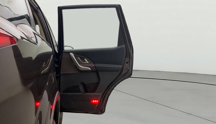 2014 Mahindra XUV500 W8, Diesel, Manual, 83,252 km, RHS Rear Door