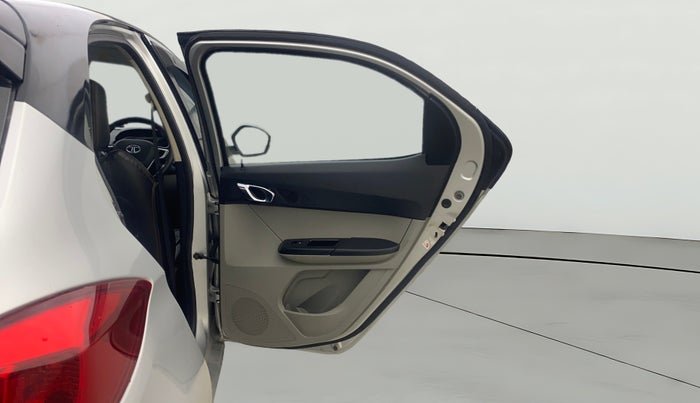 2017 Tata Tiago XZ PETROL, Petrol, Manual, 45,969 km, RHS Rear Door