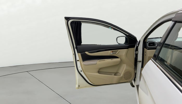 2014 Maruti Ciaz VXI, CNG, Manual, 55,405 km, LHS Front Door