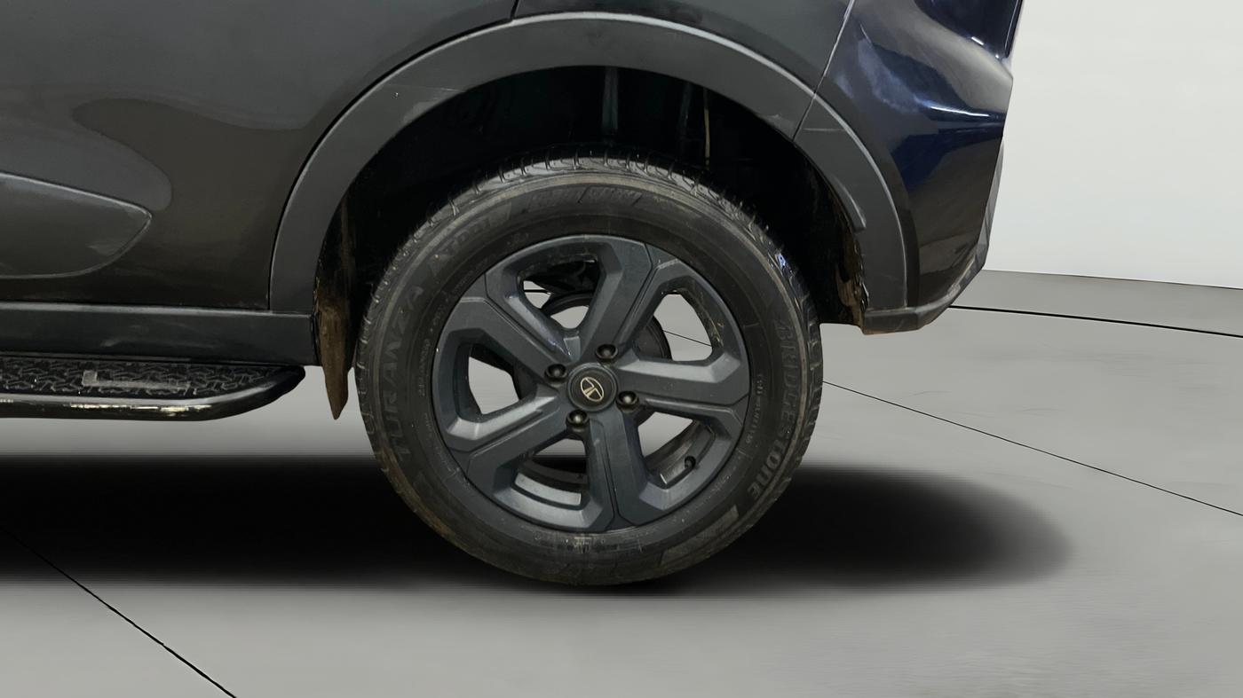2022 Tata NEXON XZA PLUS PETROL DARK EDITION, CNG, Automatic, 67,935 km, Left Rear Wheel