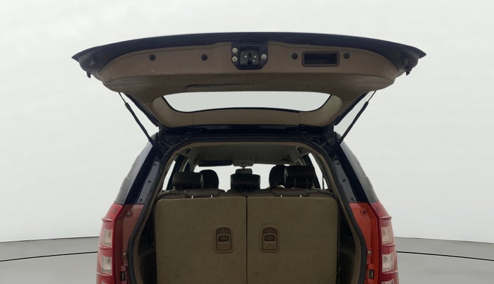 2014 Mahindra XUV500 W4, Diesel, Manual, 97,189 km, Boot Door Open