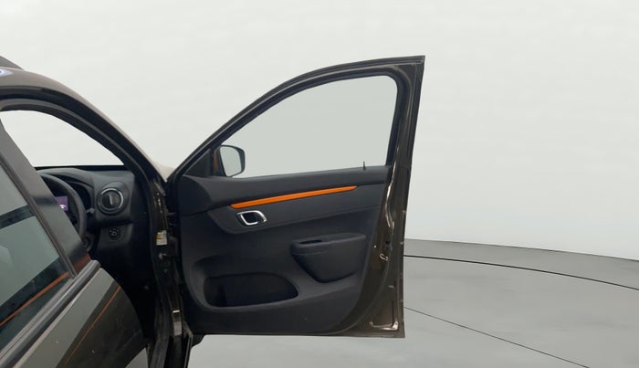 2022 Renault Kwid CLIMBER 1.0 (O), Petrol, Manual, 30,729 km, RHS Front Door