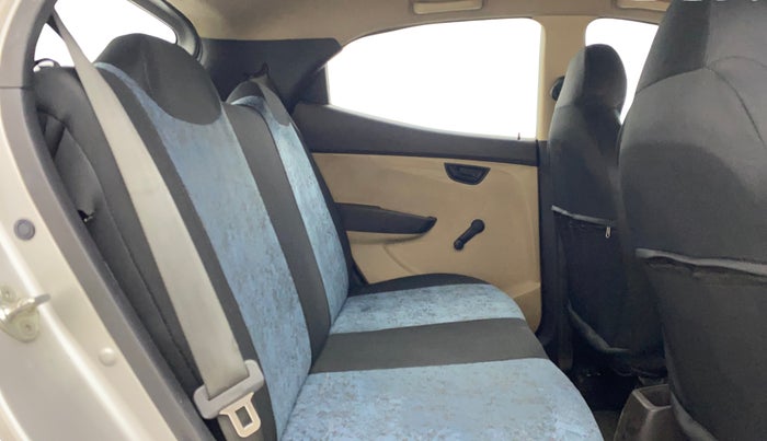 2015 Hyundai Eon MAGNA +, Petrol, Manual, 79,569 km, Right Side Rear Door Cabin