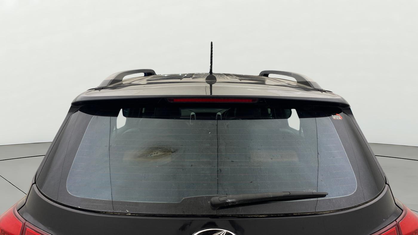 2019 Mahindra ALTURAS G4 4WD AT, Diesel, Automatic, 77,665 km, Rear Windshield