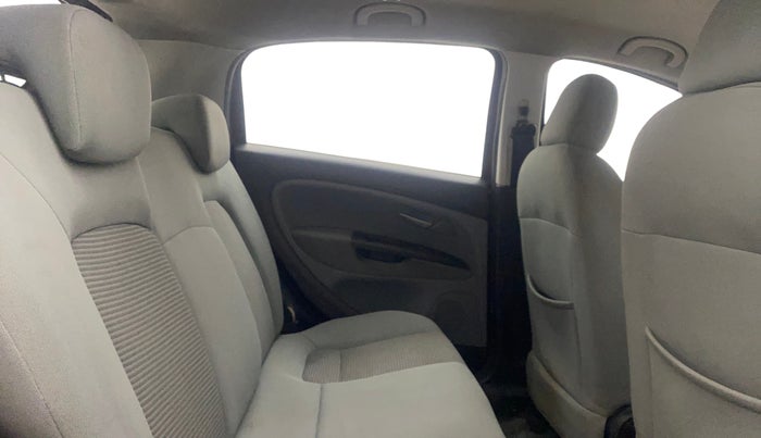 2014 Fiat Grand Punto DYNAMIC 1.3, Diesel, Manual, 1,12,238 km, Right Side Rear Door Cabin