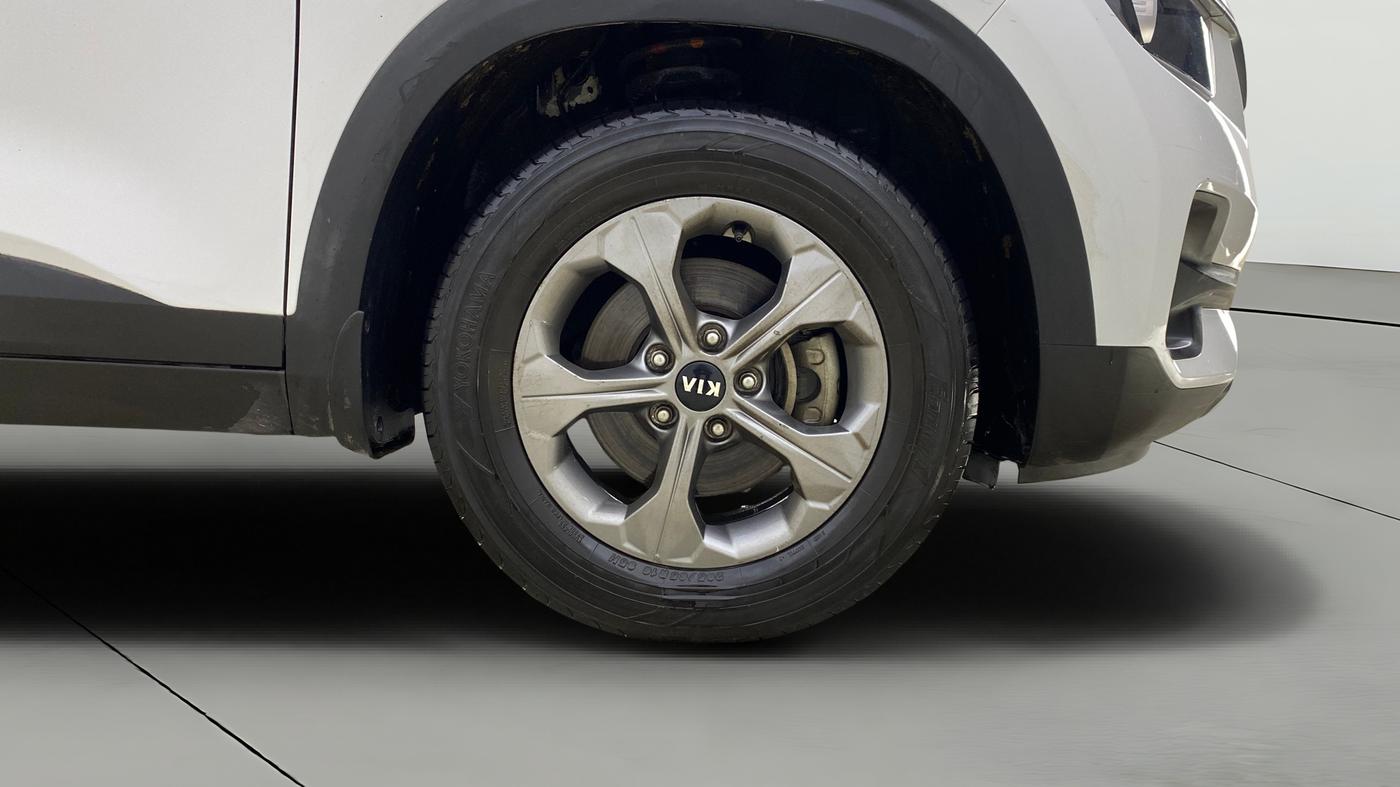 2020 KIA SELTOS HTK PLUS 1.5, Petrol, Manual, 1,05,334 km, Right Front Wheel