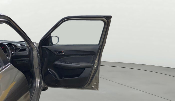 2018 Maruti Swift VXI, Petrol, Manual, 51,516 km, RHS Front Door