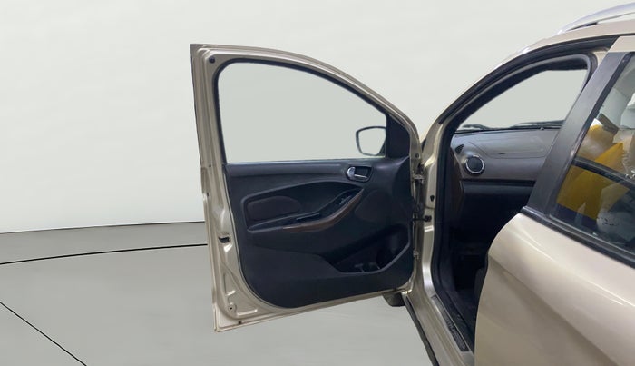 2018 Ford FREESTYLE TITANIUM 1.2 PETROL, Petrol, Manual, 90,419 km, LHS Front Door