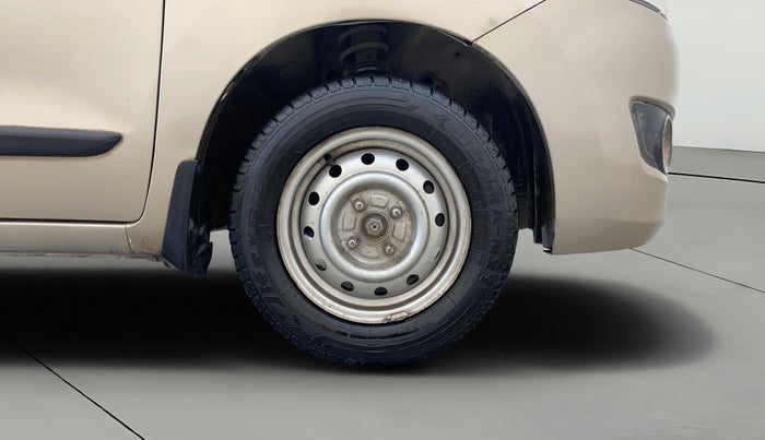 2013 Maruti Wagon R 1.0 LXI, Petrol, Manual, 62,223 km, Right Front Wheel