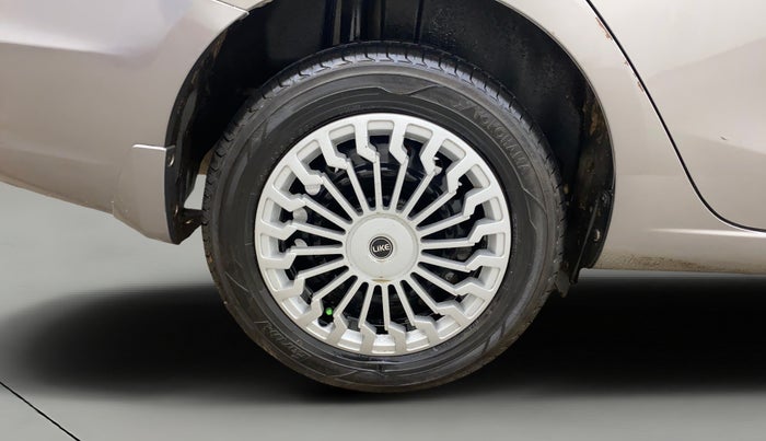 2016 Maruti Ciaz VDI+ SHVS, Diesel, Manual, 1,18,363 km, Right Rear Wheel