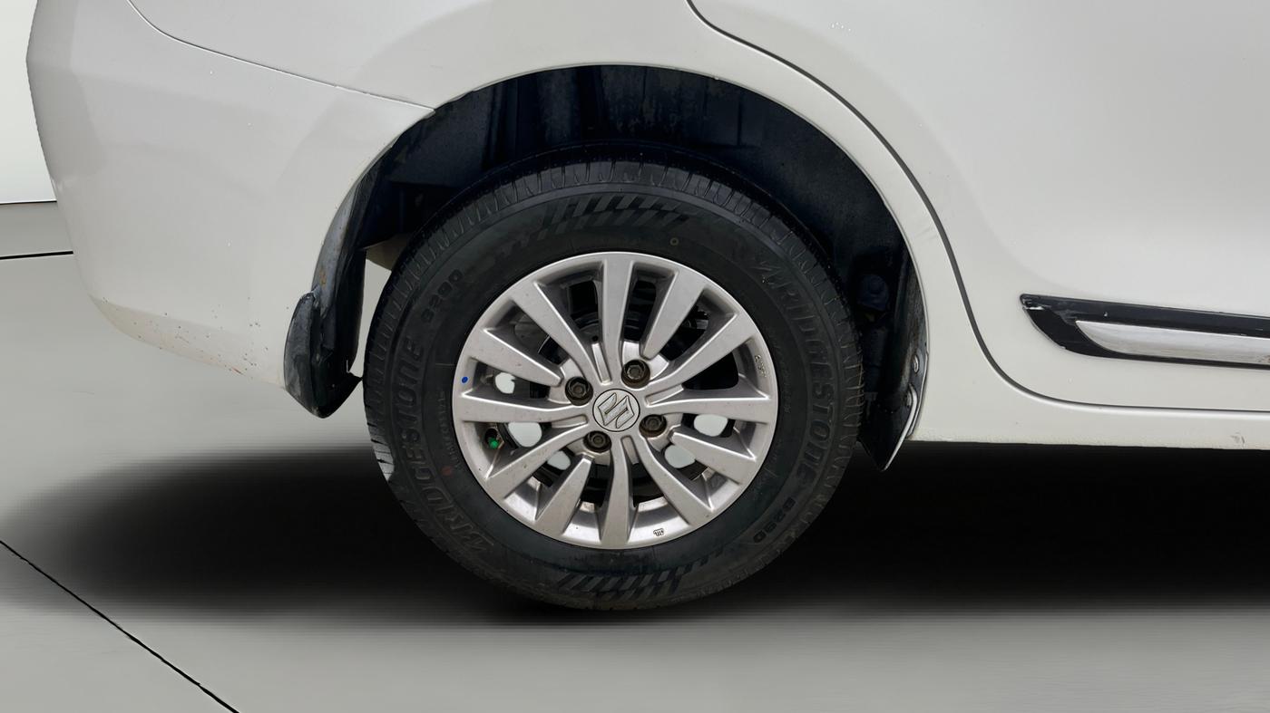 2018 Maruti Dzire VXI AMT, Petrol, Automatic, 1,04,449 km, Right Rear Wheel