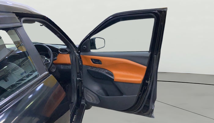 2024 Nissan MAGNITE Visia Plus B4D 1.0 Petrol MT, Petrol, Manual, 30,789 km, RHS Front Door