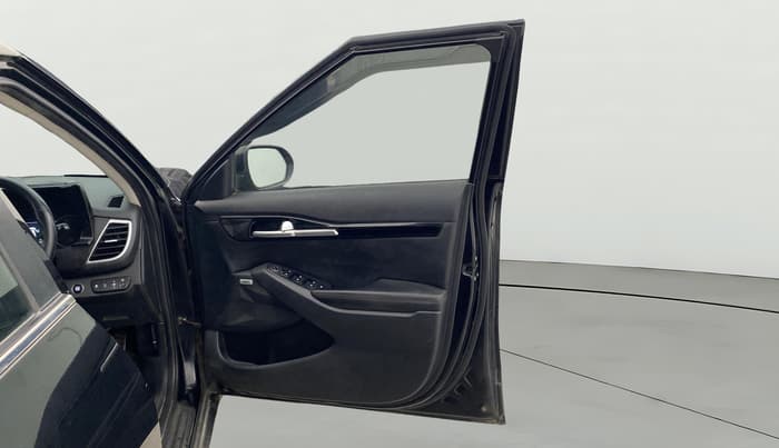 2022 KIA SELTOS GTX PLUS AT 1.5 DIESEL, Diesel, Automatic, 1,10,396 km, RHS Front Door