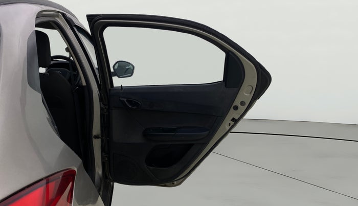 2018 Tata TIAGO NRG PETROL, CNG, Manual, 88,842 km, RHS Rear Door