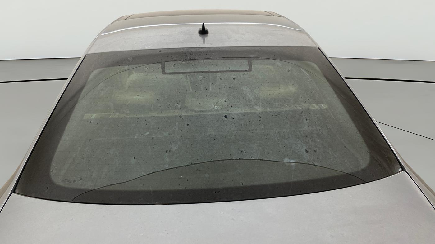 2016 Skoda Superb L&K 1.8 TSI AT, Petrol, Automatic, 1,05,887 km, Rear Windshield