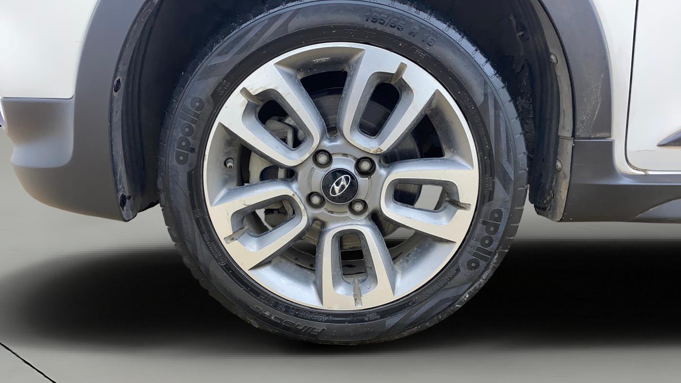 2015 Hyundai i20 Active 1.2 S, Petrol, Manual, 95,414 km, Left Front Wheel