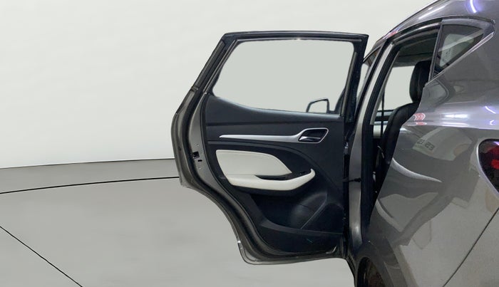 2022 MG ASTOR SUPER EX 1.5 MT, Petrol, Manual, 42,227 km, LHS Rear Door