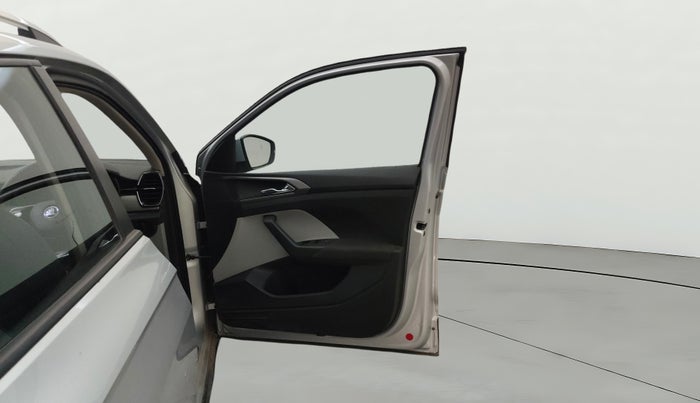 2021 Skoda KUSHAQ AMBITION 1.0L TSI MT, Petrol, Manual, 43,872 km, RHS Front Door