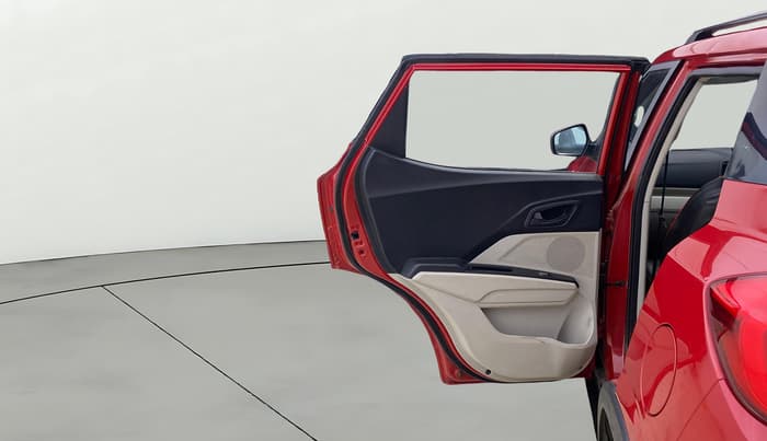 2022 Mahindra XUV300 W6 1.2 PETROL, Petrol, Manual, 22,804 km, LHS Rear Door