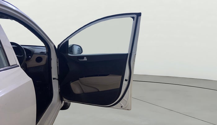 2017 Hyundai Grand i10 SPORTZ (O) AT 1.2 KAPPA VTVT, Petrol, Automatic, 39,461 km, RHS Front Door