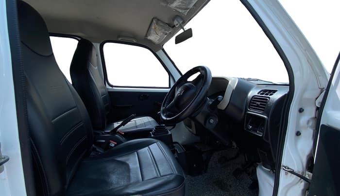 2023 Maruti Eeco 5 STR AC CNG, CNG, Manual, 29,551 km, Right Side Front Door Cabin