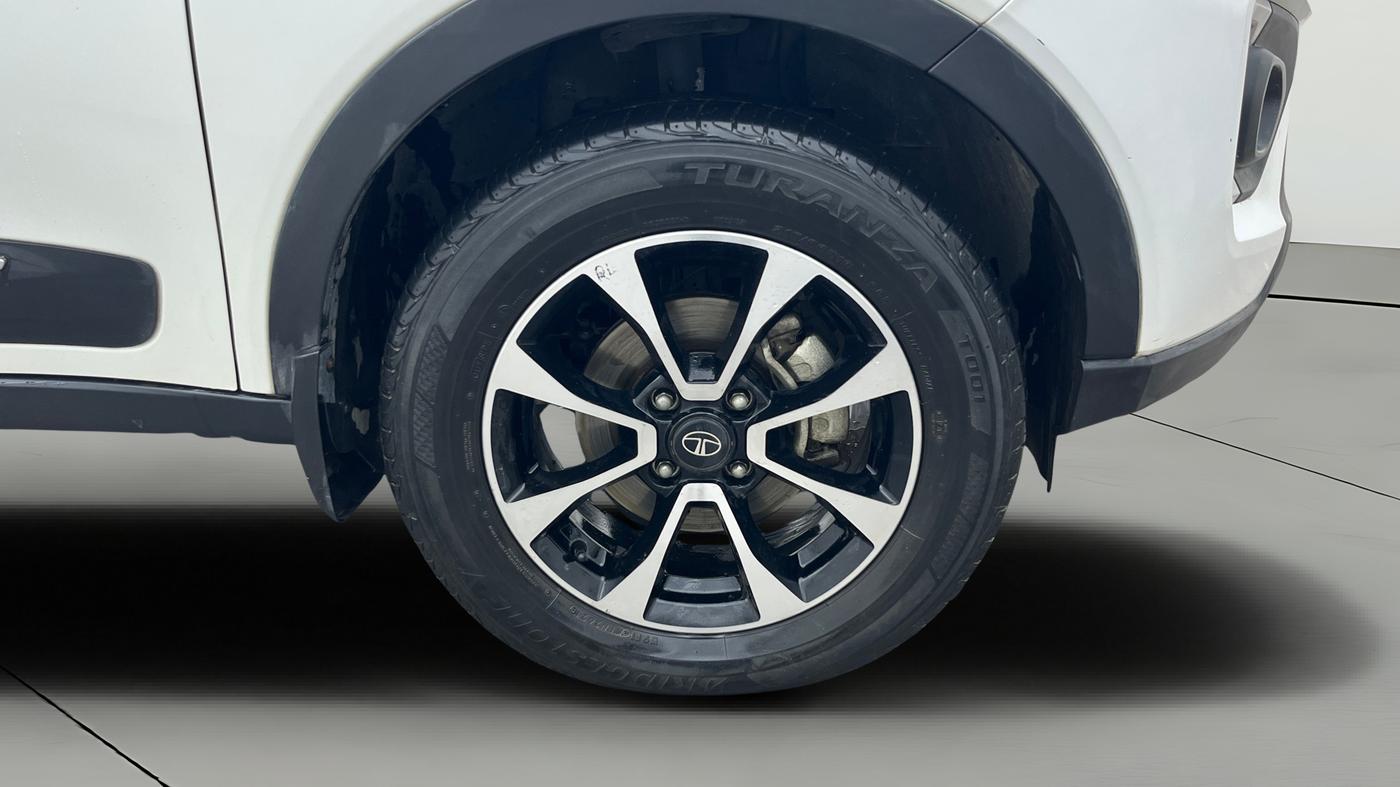 2021 Tata NEXON XZ PLUS PETROL DUAL TONE, Petrol, Manual, 38,282 km, Right Front Wheel