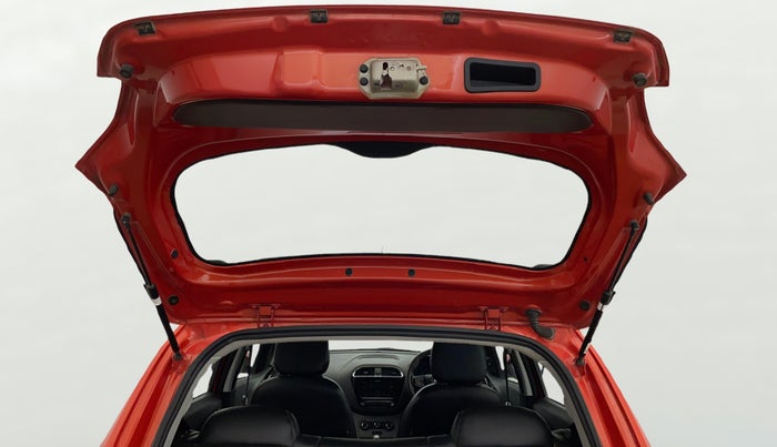 2022 Tata Tiago XT CNG, CNG, Manual, 73,666 km, Boot Door Open