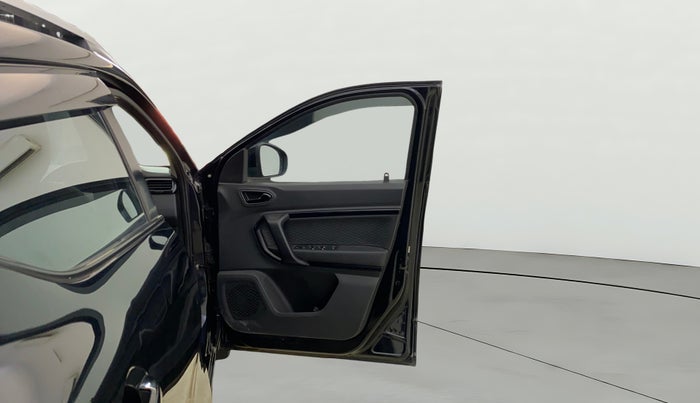 2022 Renault Kiger RXZ MT, Petrol, Manual, 36,490 km, RHS Front Door