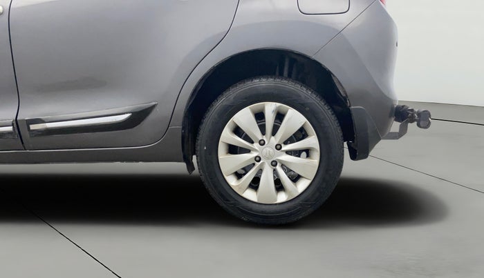 2017 Maruti Baleno DELTA PETROL 1.2, Petrol, Manual, 1,11,080 km, Left Rear Wheel