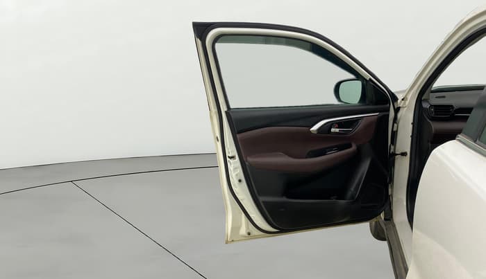 2022 Maruti Grand Vitara ALPHA SMART HYBRID AT, Petrol, Automatic, 34,828 km, LHS Front Door