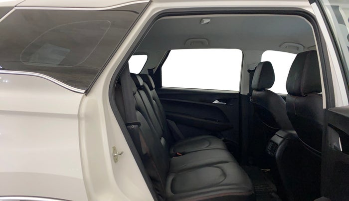 2020 MG HECTOR SUPER 1.5 PETROL, Petrol, Manual, 39,412 km, Right Side Rear Door Cabin