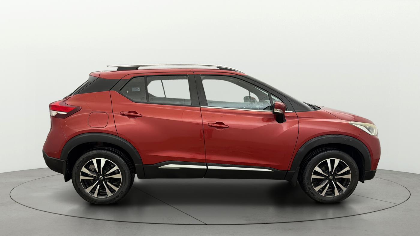 2020 Nissan Kicks XV 1.5, Petrol, Manual, 30,435 km, Right Side View