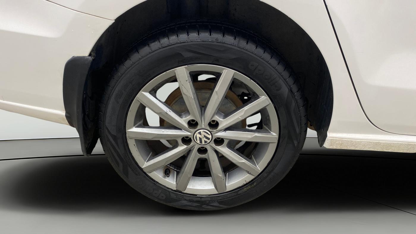 2019 Volkswagen Vento HIGHLINE PLUS 1.2 AT 16 ALLOY, Petrol, Automatic, 89,842 km, Right Rear Wheel