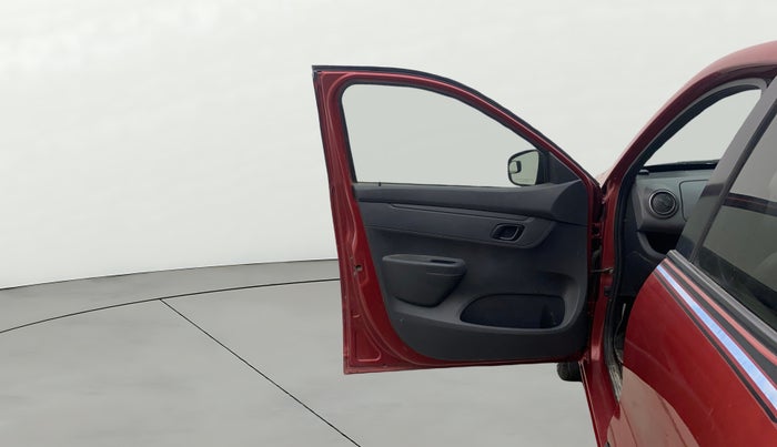 2016 Renault Kwid RXT 0.8, Petrol, Manual, 1,30,438 km, LHS Front Door