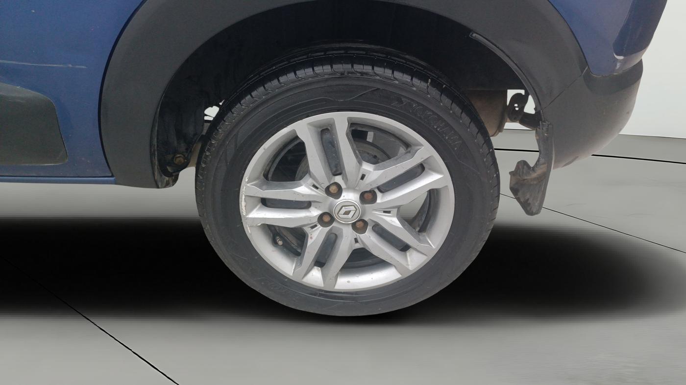 2019 Renault TRIBER RXZ, Petrol, Manual, 52,998 km, Left Rear Wheel