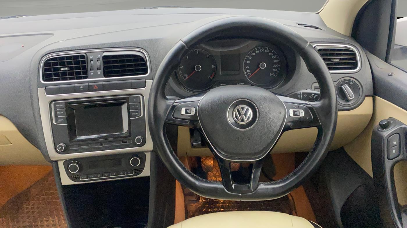 2016 Volkswagen Ameo HIGHLINE1.5L, Diesel, Manual, 69,309 km, Steering Wheel Close Up