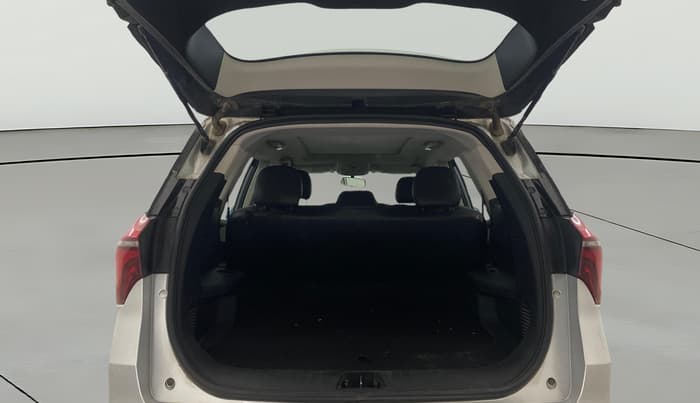 2022 Mahindra XUV700 AX 5 P MT 5 STR, Petrol, Manual, 46,675 km, Boot Open Zoomed View