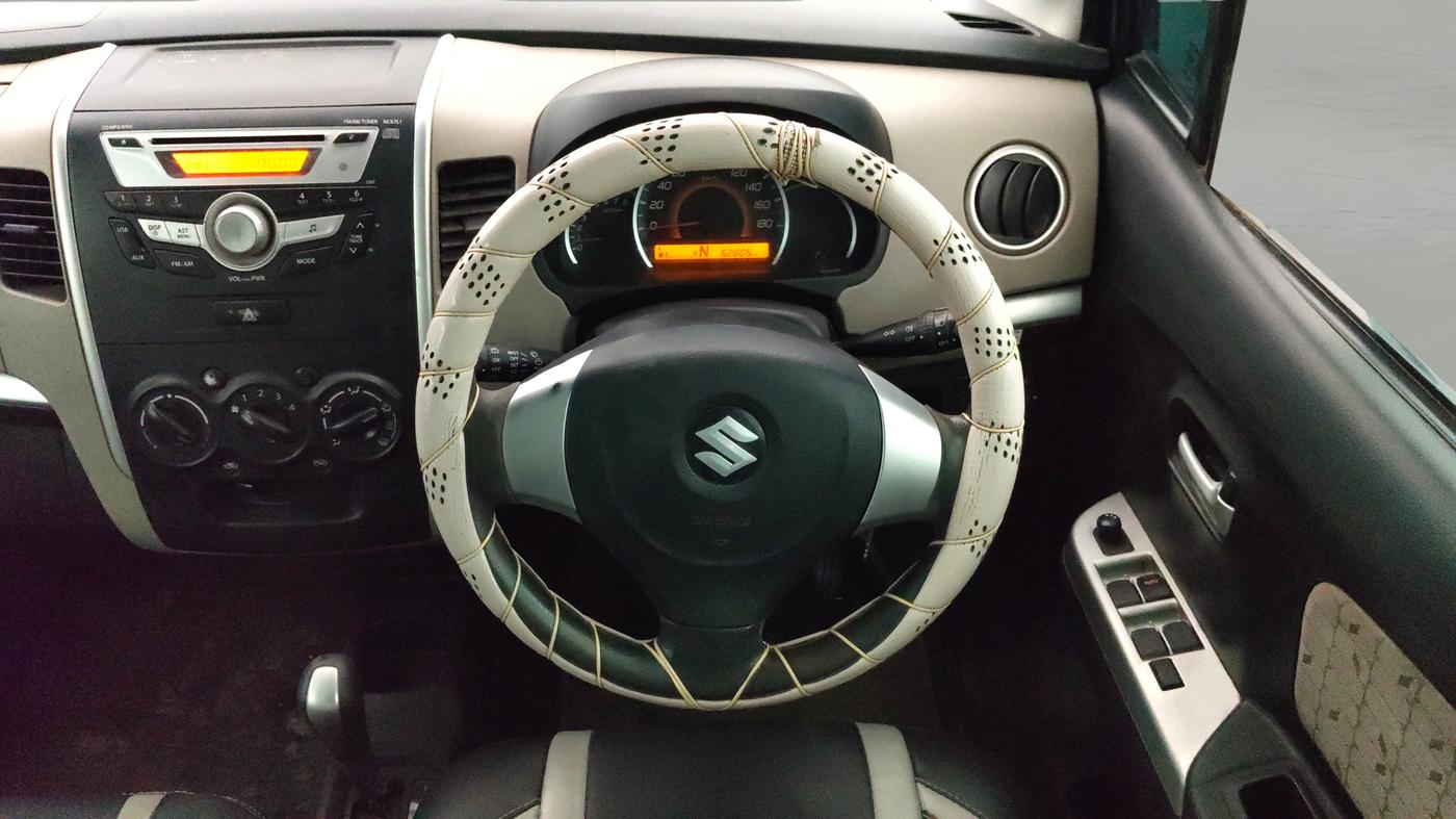 2016 Maruti Wagon R 1.0 VXI AMT, Petrol, Automatic, 62,885 km, Steering Wheel Close Up