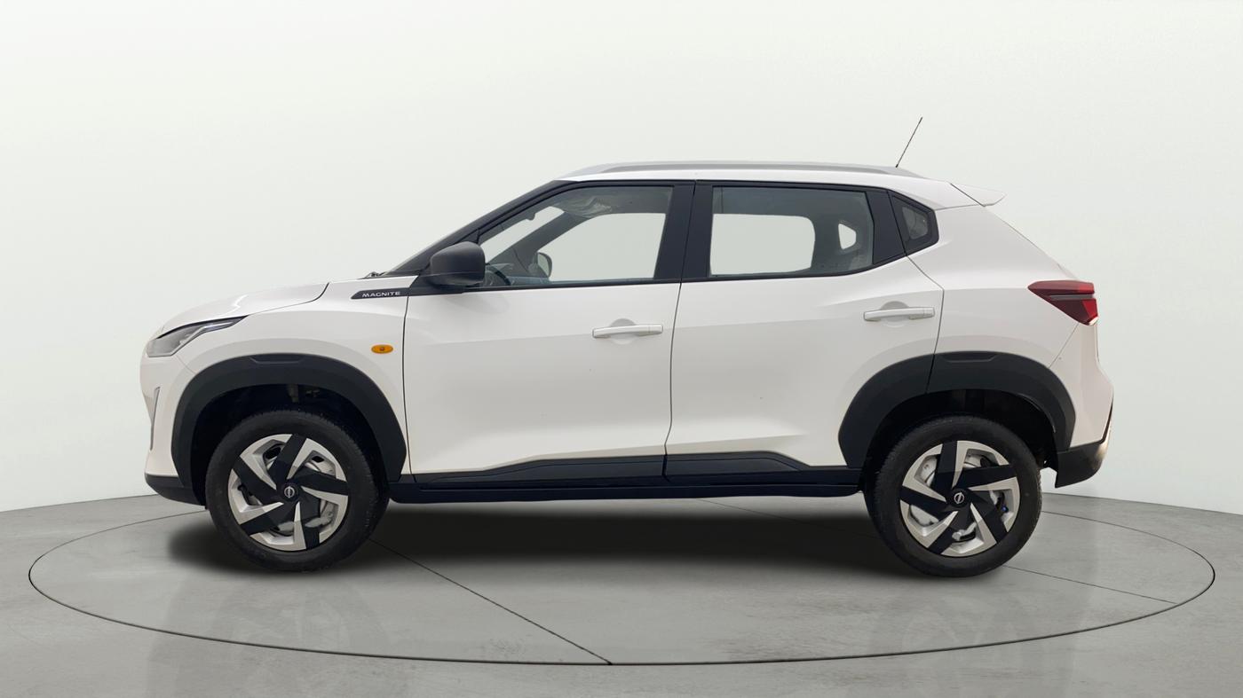 2022 Nissan MAGNITE XE, Petrol, Manual, 10,558 km, Left Side
