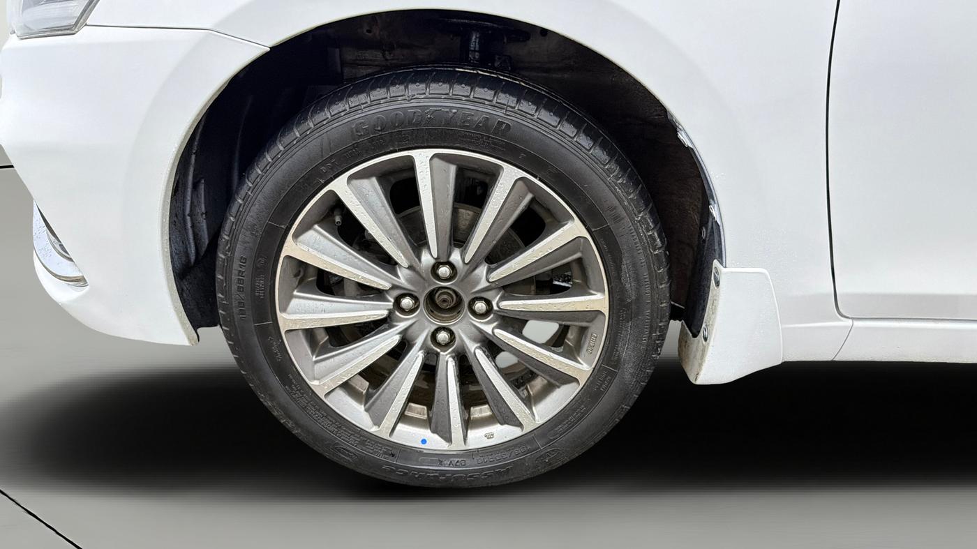 2018 Maruti Ciaz ALPHA  AT 1.5 SHVS PETROL, Petrol, Automatic, 75,763 km, Left Front Wheel