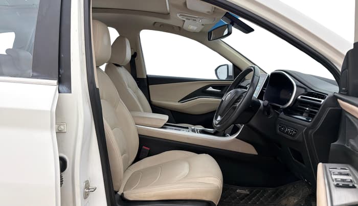2023 MG HECTOR SHARP PRO 1.5 PETROL TURBO CVT PETROL, Petrol, Automatic, 34,830 km, Right Side Front Door Cabin