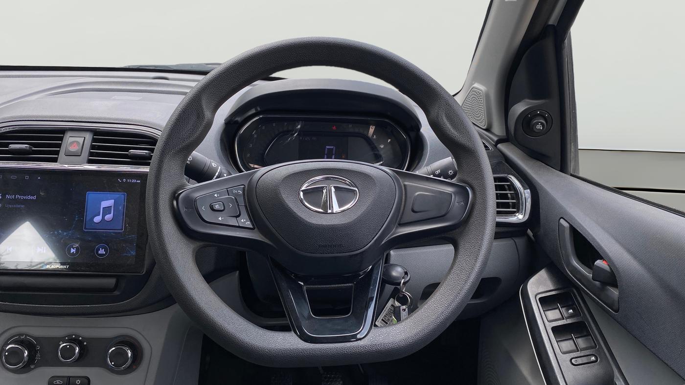 2023 Tata Tiago XT (O) PETROL, Petrol, Manual, 15,359 km, Steering Wheel Close Up