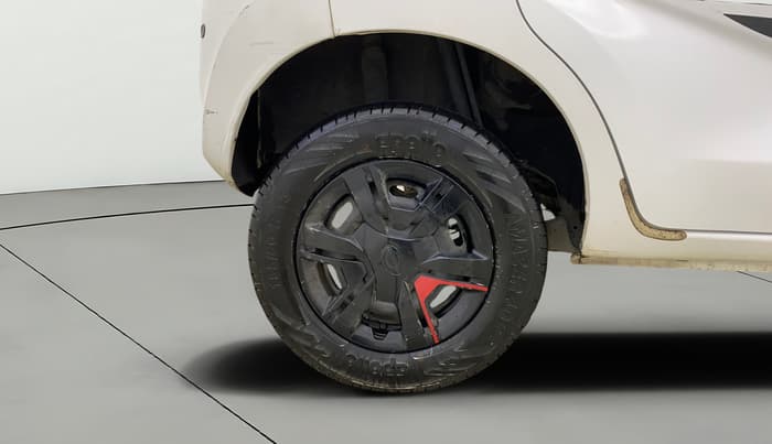 2017 Datsun Redi Go T(O) 0.8L LIMITED EDITION, Petrol, Manual, 36,786 km, Right Rear Wheel