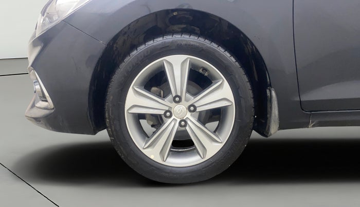 2017 Hyundai Verna 1.6 VTVT SX (O) AT, Petrol, Automatic, 34,773 km, Left Front Wheel